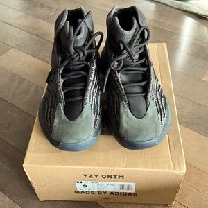 Yeezy Adidas QNTM Onyx New Sneakers Size 9 Men